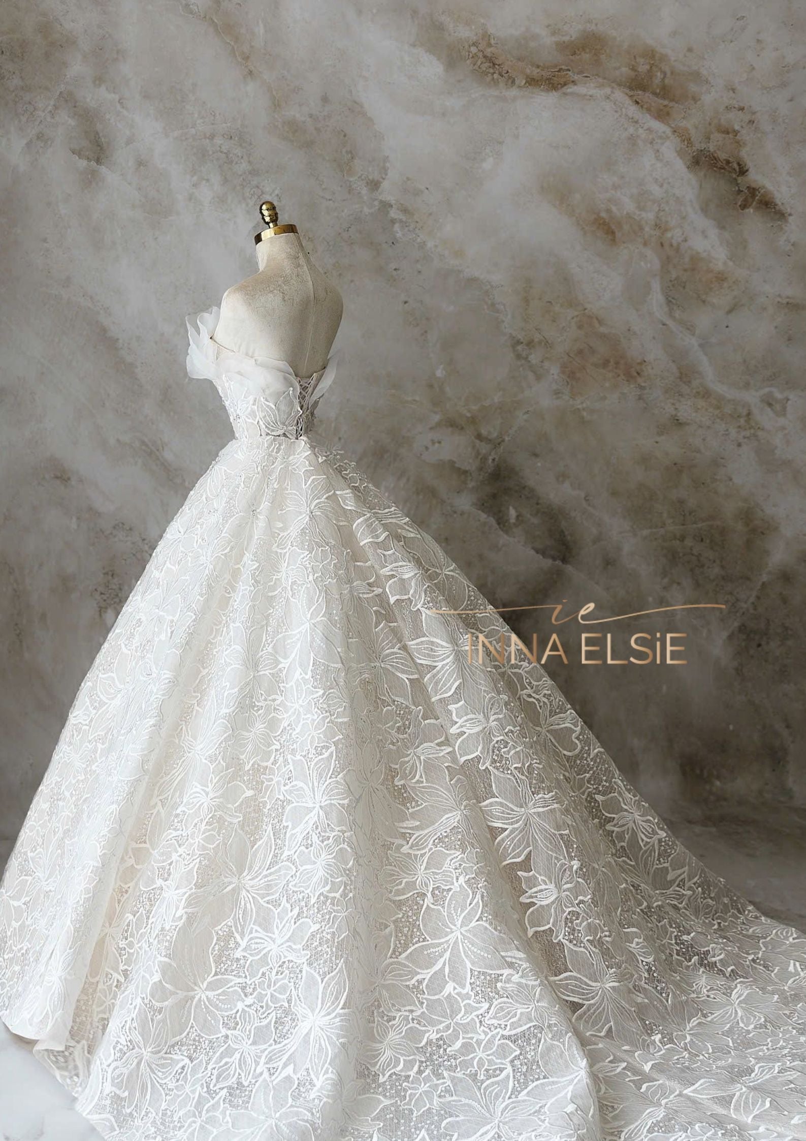 MONIC COUTURE Wedding Dress